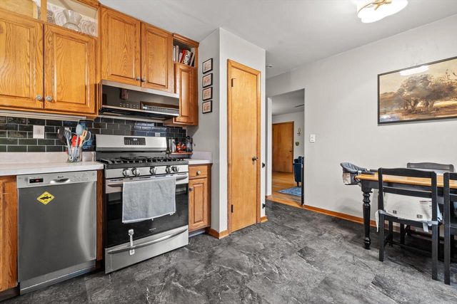 1111 Shorecrest DRIVE, Racine, WI 53402