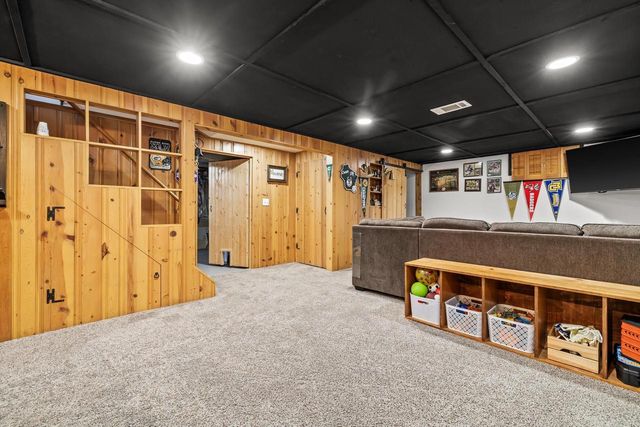 1111 Shorecrest DRIVE, Racine, WI 53402