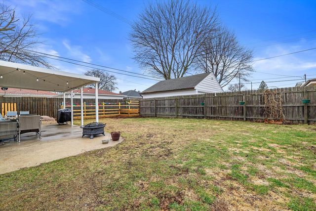 1111 Shorecrest DRIVE, Racine, WI 53402