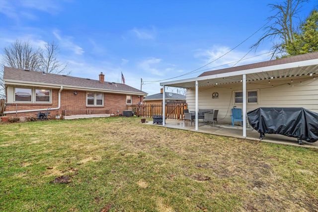 1111 Shorecrest DRIVE, Racine, WI 53402