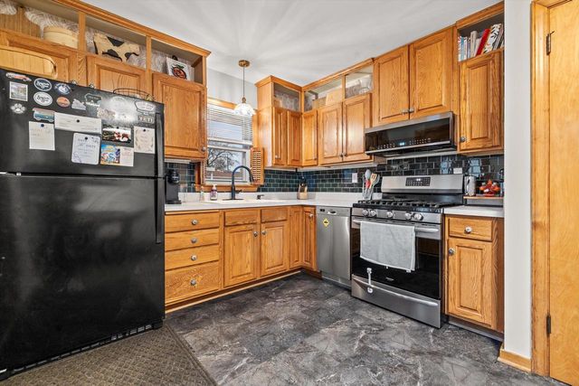 1111 Shorecrest DRIVE, Racine, WI 53402