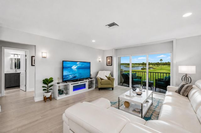 24 Southport Lane H, Boynton Beach, FL 33436