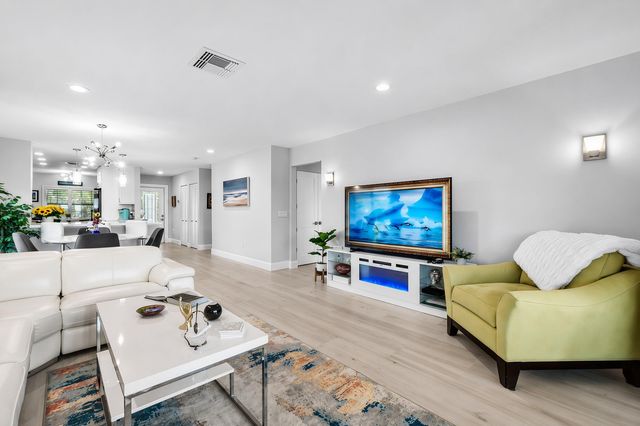 24 Southport Lane H, Boynton Beach, FL 33436