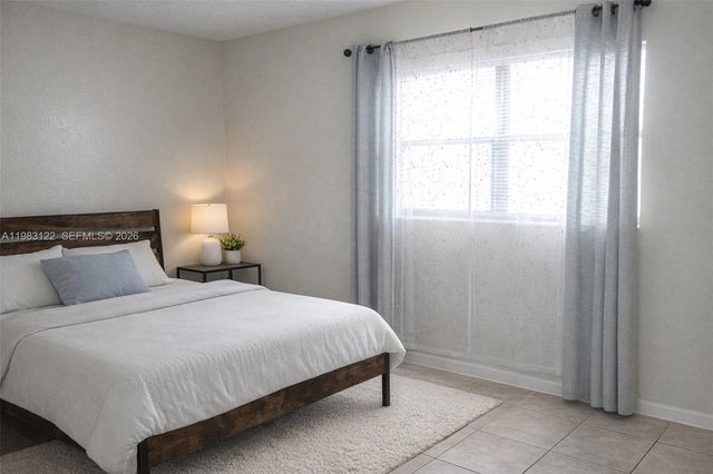 500 NE 2nd St 127, Dania Beach, FL 33004