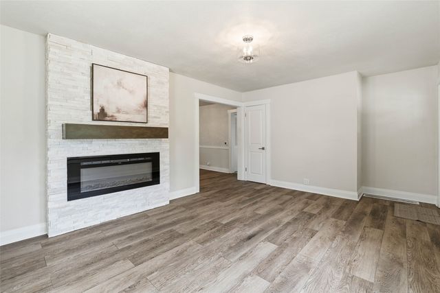 222 W 9th Street S, Newton, IA 50208