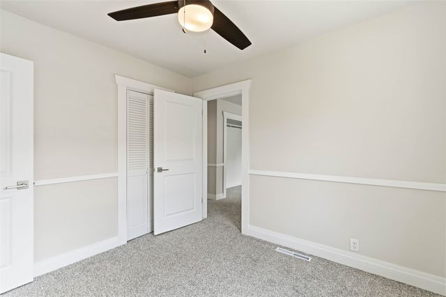 222 W 9th Street S, Newton, IA 50208