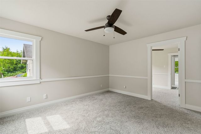 222 W 9th Street S, Newton, IA 50208