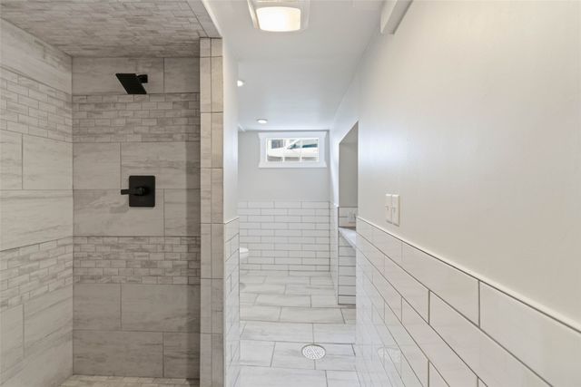 222 W 9th Street S, Newton, IA 50208