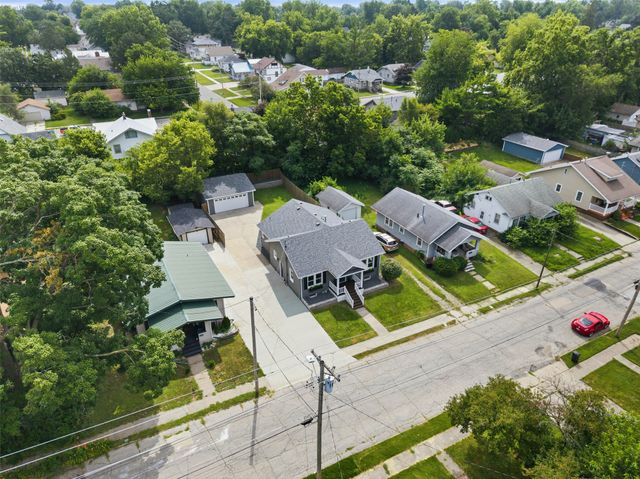 222 W 9th Street S, Newton, IA 50208