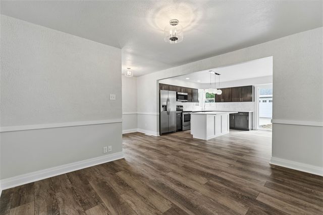 222 W 9th Street S, Newton, IA 50208