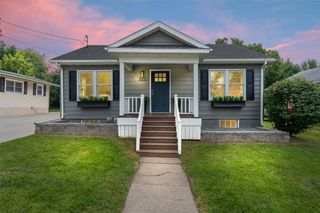 222 W 9th Street S, Newton, IA 50208