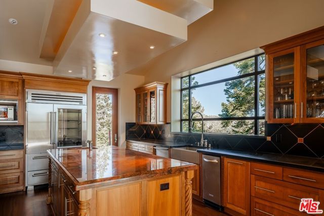 37 Bridges Lane, Mammoth Lakes, CA 93546