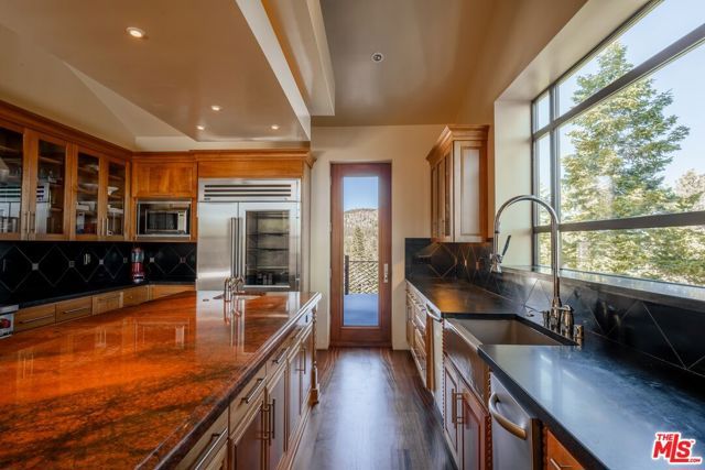 37 Bridges Lane, Mammoth Lakes, CA 93546