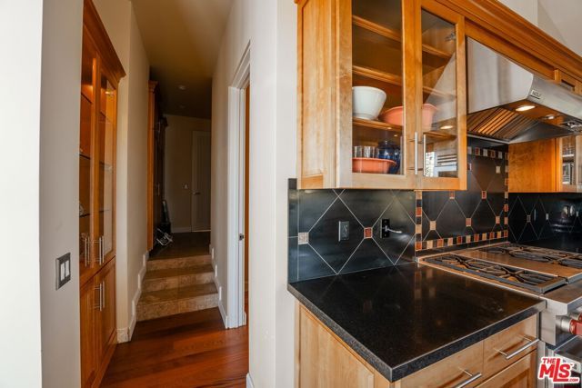 37 Bridges Lane, Mammoth Lakes, CA 93546