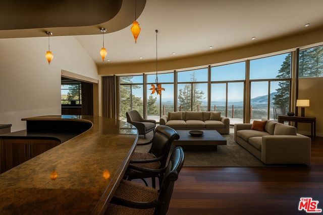 37 Bridges Lane, Mammoth Lakes, CA 93546