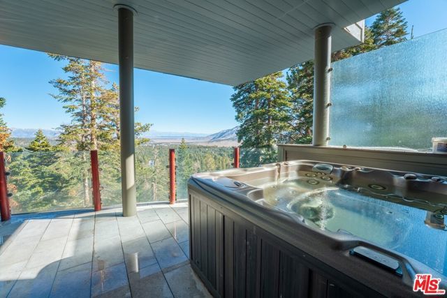 37 Bridges Lane, Mammoth Lakes, CA 93546