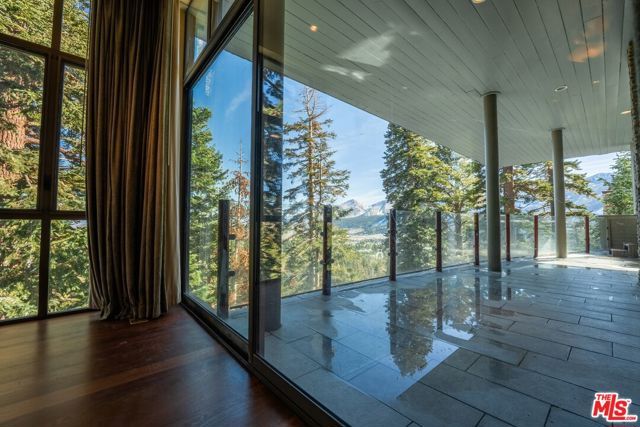 37 Bridges Lane, Mammoth Lakes, CA 93546