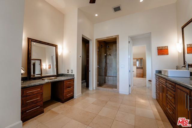 37 Bridges Lane, Mammoth Lakes, CA 93546