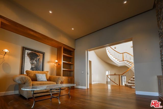 37 Bridges Lane, Mammoth Lakes, CA 93546