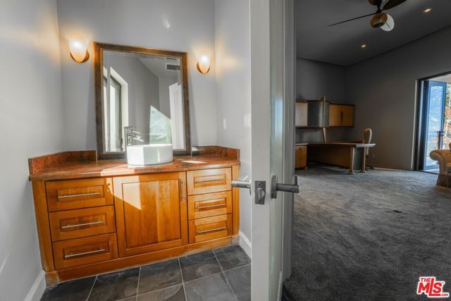 37 Bridges Lane, Mammoth Lakes, CA 93546