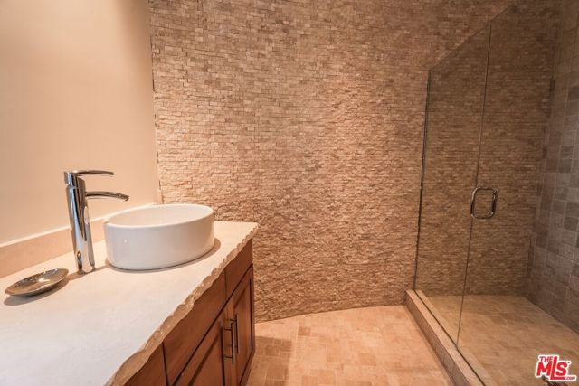 37 Bridges Lane, Mammoth Lakes, CA 93546