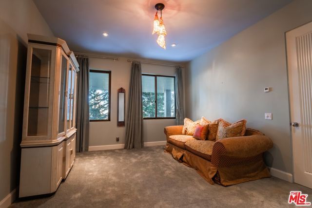 37 Bridges Lane, Mammoth Lakes, CA 93546