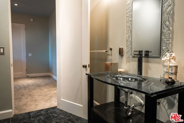 37 Bridges Lane, Mammoth Lakes, CA 93546