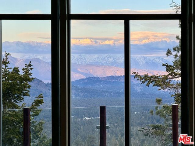 37 Bridges Lane, Mammoth Lakes, CA 93546