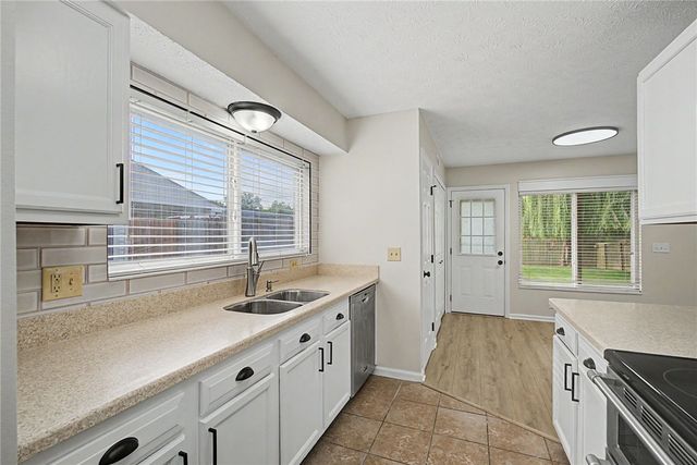 1220 Sunset Drive, Englewood, OH 45322