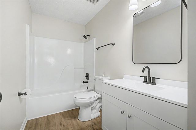 1220 Sunset Drive, Englewood, OH 45322