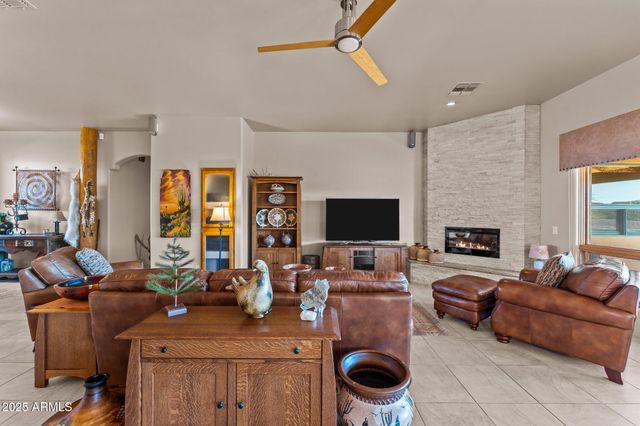 20910 W CATTLE IRON Drive, Wickenburg, AZ 85390