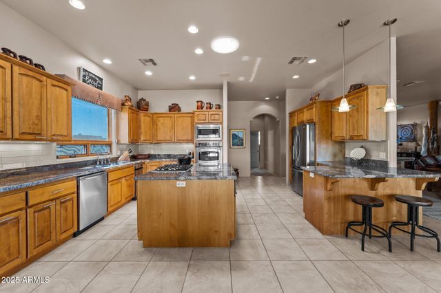 20910 W CATTLE IRON Drive, Wickenburg, AZ 85390