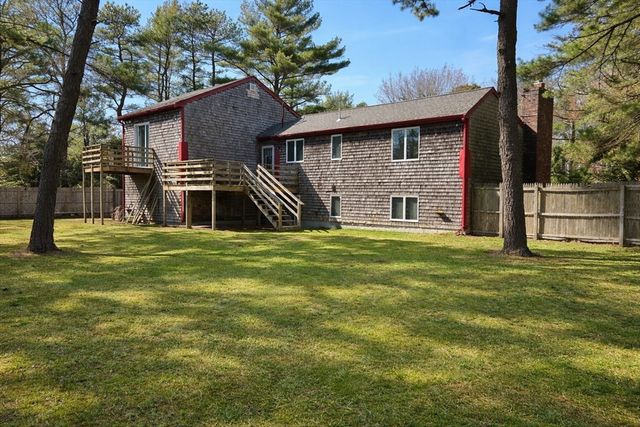 14 Milford St, Plymouth, MA 02360