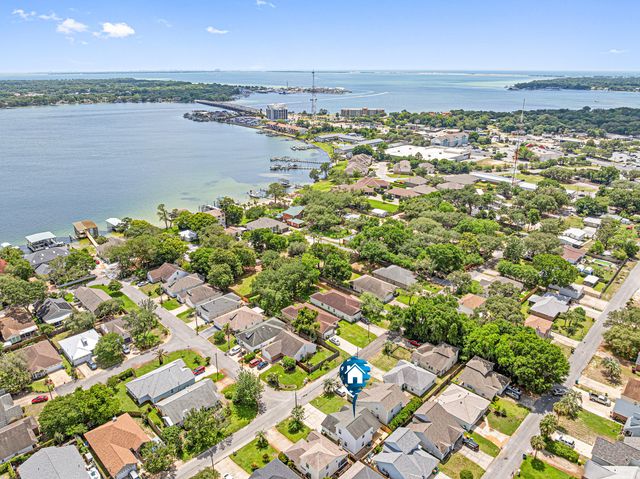 138 Beach Drive, Fort Walton Beach, FL 32547