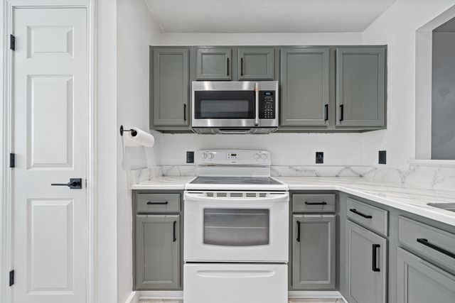 138 Beach Drive, Fort Walton Beach, FL 32547