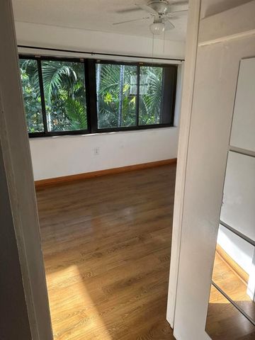 1000 NW N River Drive 16, Miami, FL 33136