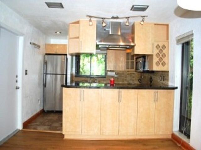 1000 NW N River Drive 16, Miami, FL 33136