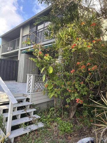 1000 NW N River Drive 16, Miami, FL 33136