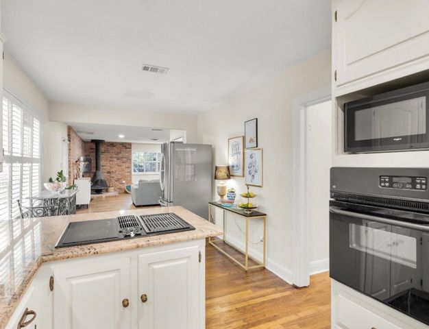 2233 Goldenrod Avenue, Fort Worth, TX 76111