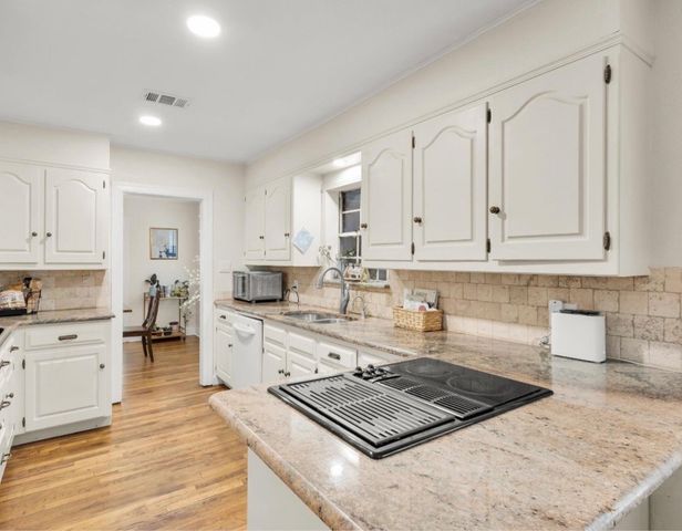 2233 Goldenrod Avenue, Fort Worth, TX 76111