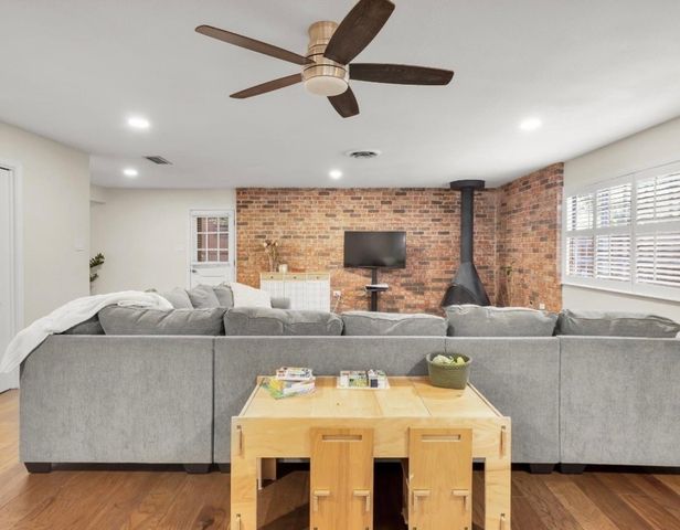 2233 Goldenrod Avenue, Fort Worth, TX 76111