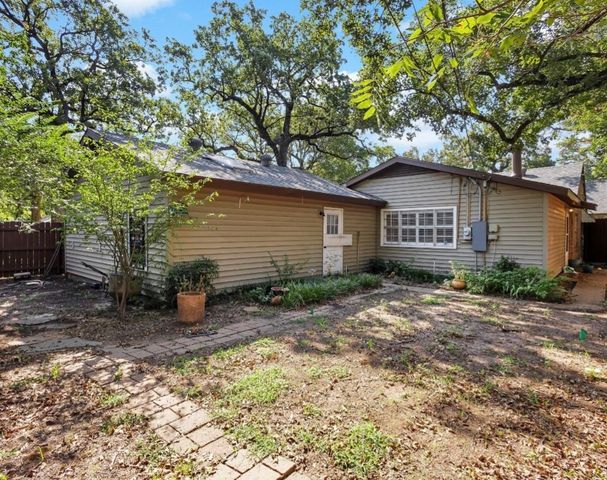 2233 Goldenrod Avenue, Fort Worth, TX 76111