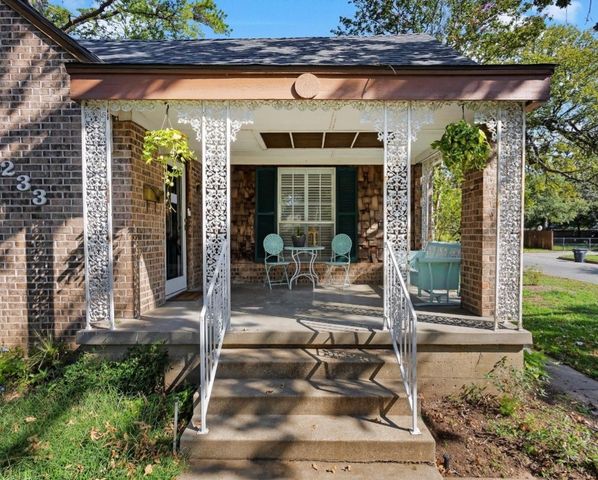 2233 Goldenrod Avenue, Fort Worth, TX 76111