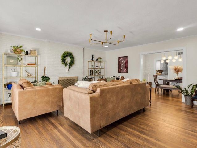 2233 Goldenrod Avenue, Fort Worth, TX 76111