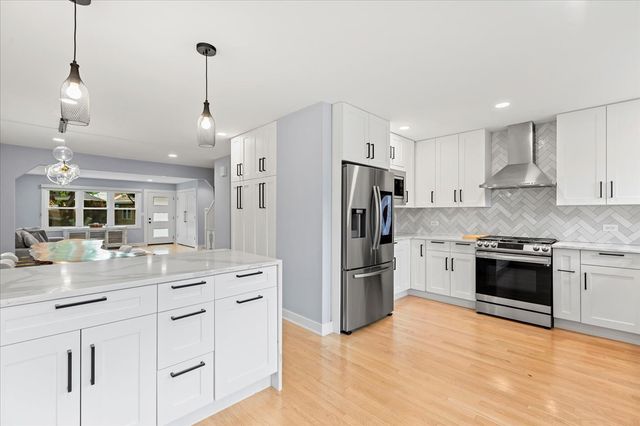 3634 N Mozart Street, Chicago, IL 60618