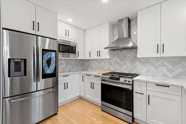 3634 N Mozart Street, Chicago, IL 60618