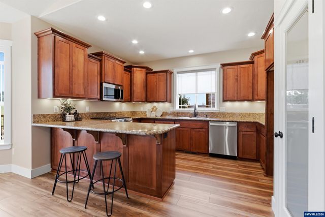 151 N 13th St, Jefferson, OR 97352