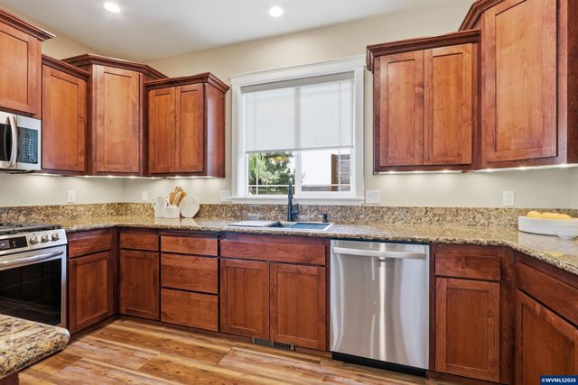 151 N 13th St, Jefferson, OR 97352