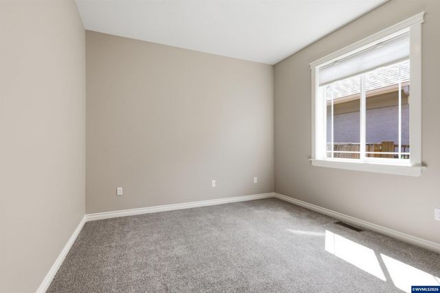 151 N 13th St, Jefferson, OR 97352