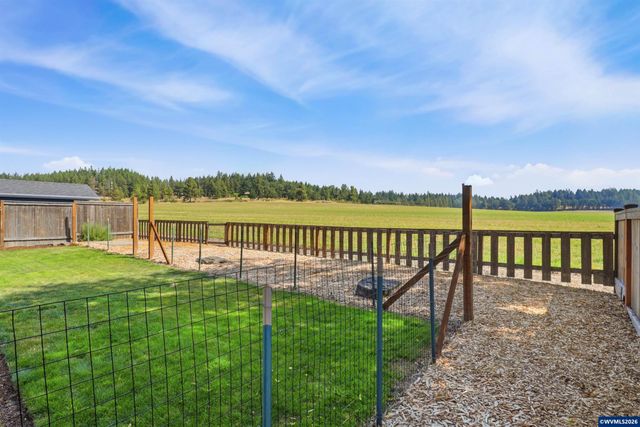151 N 13th St, Jefferson, OR 97352